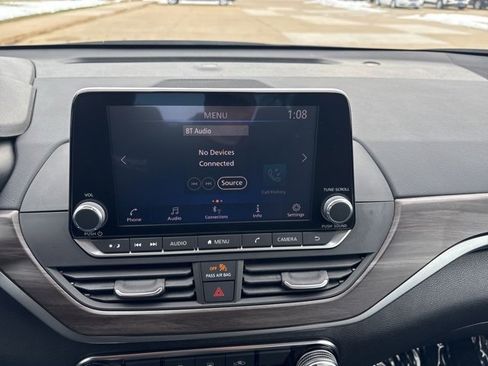 Used 2024 Nissan Altima 2.5 SV image 32