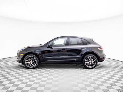 Used 2025 Porsche Macan image 2