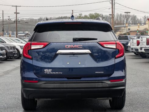 Used 2022 GMC Terrain SLE w/ Driver Convenience Package image 5