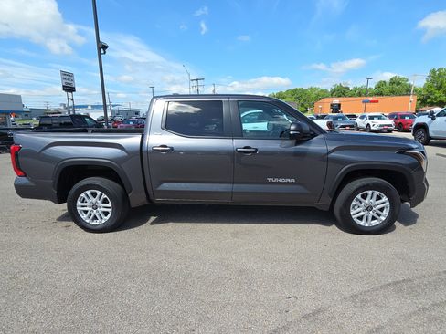 Used 2025 Toyota Tundra SR5 w/ SR5 Premium Package AWD/4WD image 10