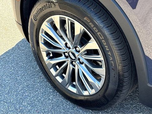 Used 2025 Cadillac XT4 Premium Luxury AWD/4WD image 19