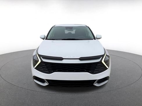 Used 2025 Kia Sportage LX image 4