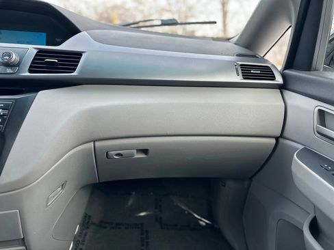 Used 2011 Honda Odyssey EX image 22