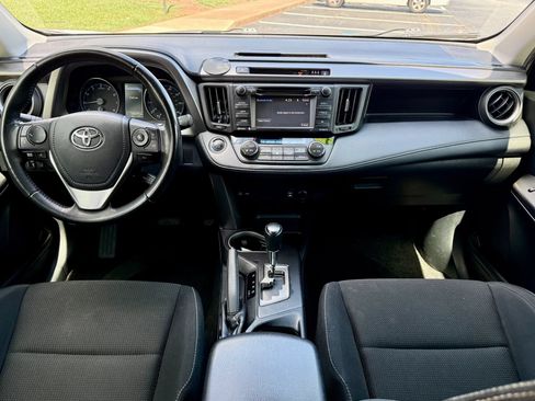 Used 2018 Toyota RAV4 XLE FWD image 15