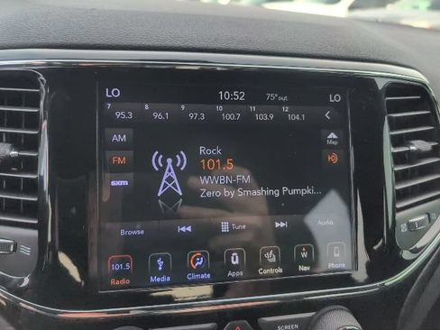 Used 2019 Jeep Grand Cherokee Altitude AWD/4WD image 26