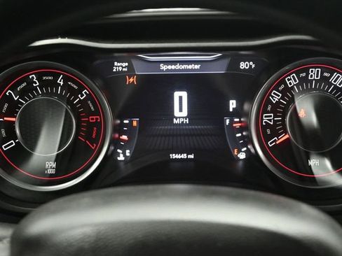 Used 2015 Dodge Challenger R/T image 10