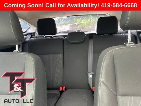 Used 2018 Ford Focus SEL w/ Cold Weather Package FWD image 8