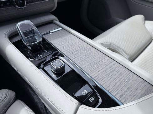 Certified 2024 Volvo XC90 T8 Ultimate AWD/4WD image 24