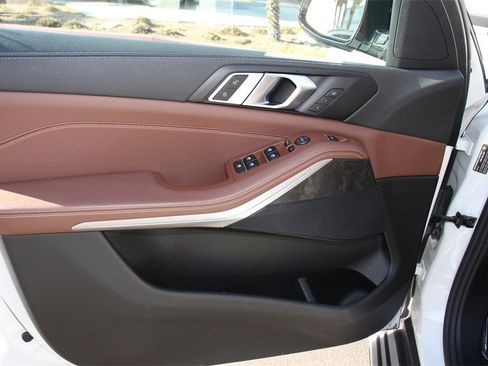 Used 2022 BMW X5 xDrive40i w/ Premium Package image 22