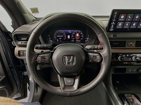 Used 2026 Honda Pilot TrailSport image 11