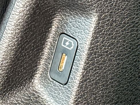 Used 2023 Kia Sportage EX image 25