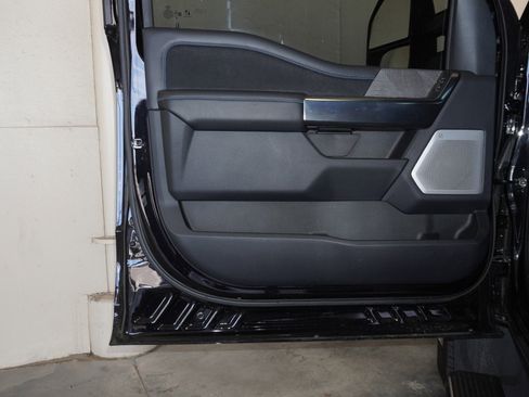 Used 2025 Ford F450 Platinum image 36