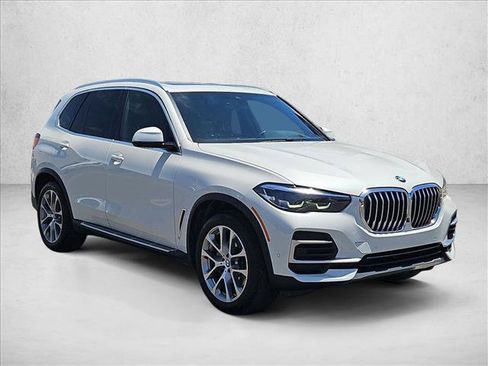 Used 2022 BMW X5 xDrive40i w/ Premium Package AWD/4WD image 3