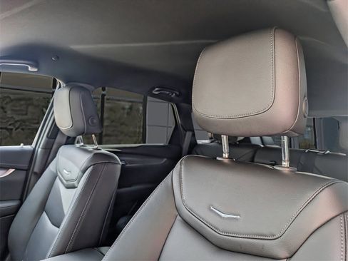 New 2026 Cadillac XT5 Luxury image 9
