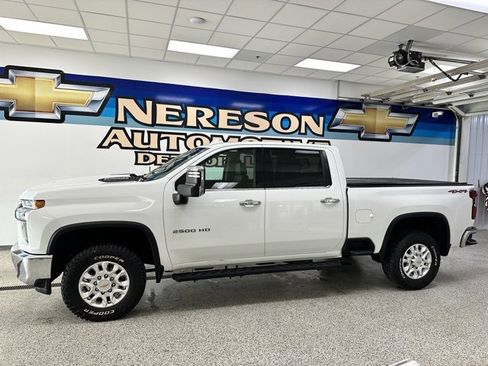 Used 2021 Chevrolet Silverado 2500 LTZ image 2