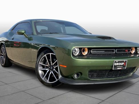 Used 2022 Dodge Challenger R/T w/ Plus Package image 2