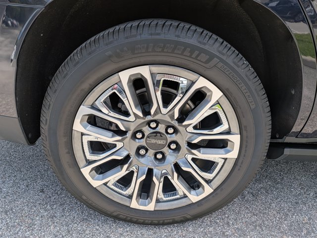 Certified 2023 GMC Yukon Denali Ultimate AWD/4WD image 12