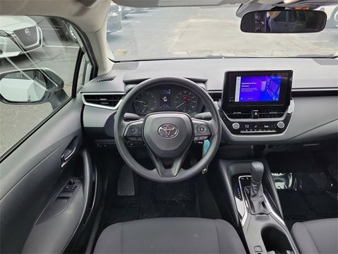 Used 2025 Toyota Corolla LE image 23