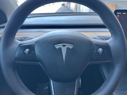Used 2022 Tesla Model Y Performance AWD/4WD image 26