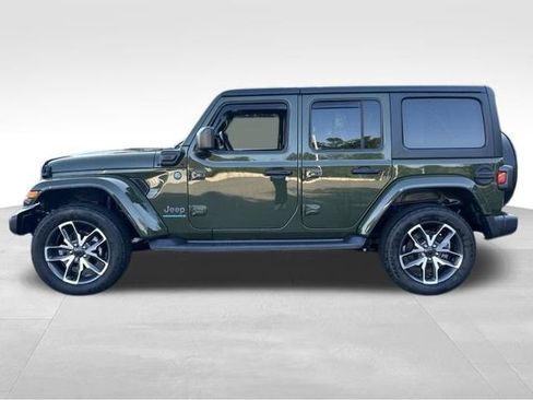 Used 2024 Jeep Wrangler Unlimited w/ Convenience Group AWD/4WD image 2