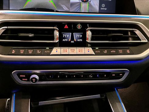 Used 2021 BMW X5 xDrive40i w/ M Sport Package image 27