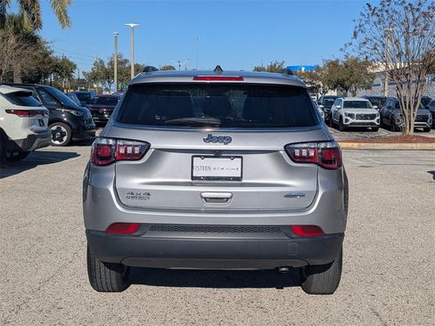 Used 2022 Jeep Compass Latitude image 7