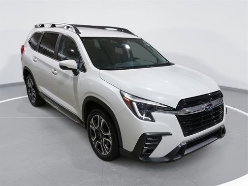 Used 2023 Subaru Ascent Limited image 3