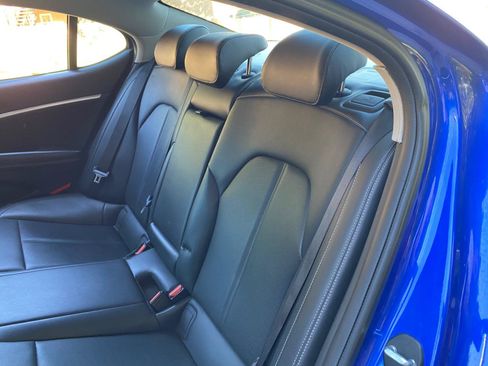 Used 2019 Genesis G70 2.0T Advanced RWD image 33
