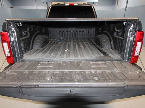 Used 2020 Ford F350 Lariat image 40