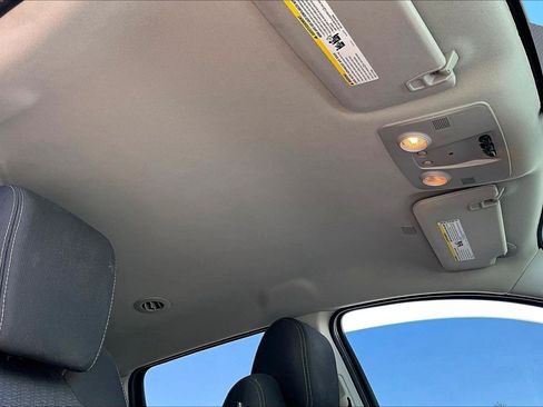 Used 2017 Chevrolet Traverse LT w/ Style and Technology Package FWD image 16