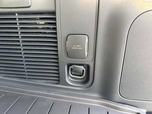 New 2026 Lincoln Navigator L Black Label AWD/4WD image 13