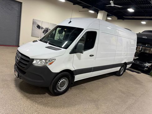 Used 2020 Mercedes-Benz Sprinter 2500 image 9