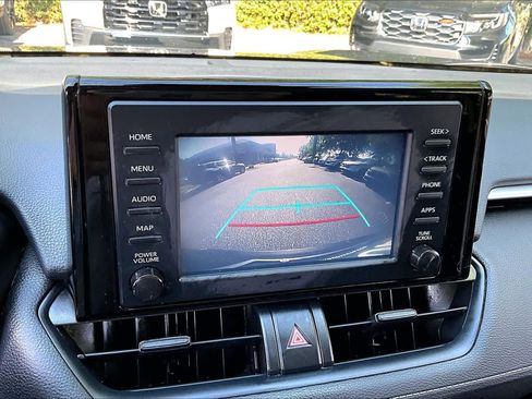 Used 2019 Toyota RAV4 LE AWD/4WD image 26