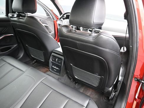 Used 2022 BMW 330i Sedan w/ Premium Package image 24