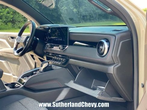 Used 2024 Chevrolet Colorado Z71 w/ LPO, Dark Essentials Package AWD/4WD image 22