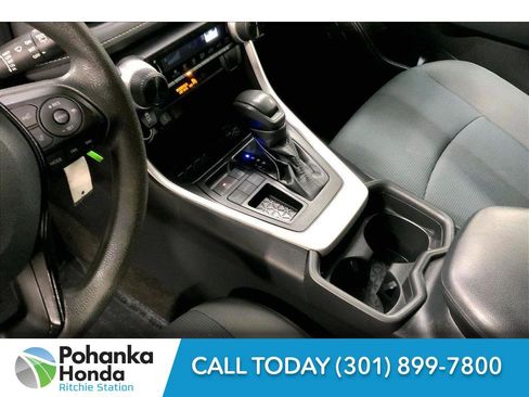 Used 2021 Toyota RAV4 LE image 15