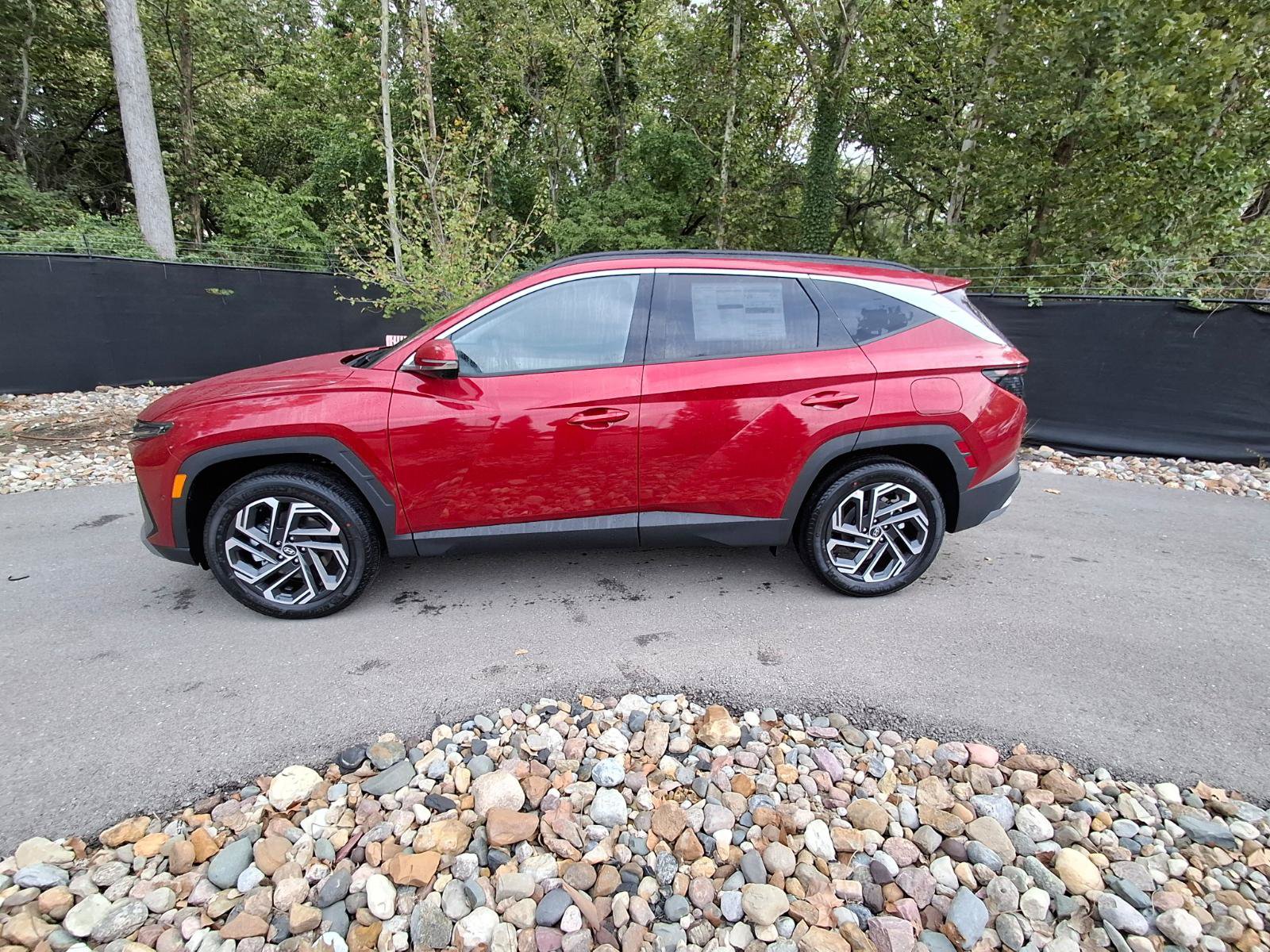 New 2026 Hyundai Tucson Limited AWD/4WD image 2