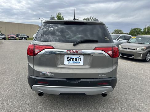 Used 2019 GMC Acadia SLT AWD/4WD image 9