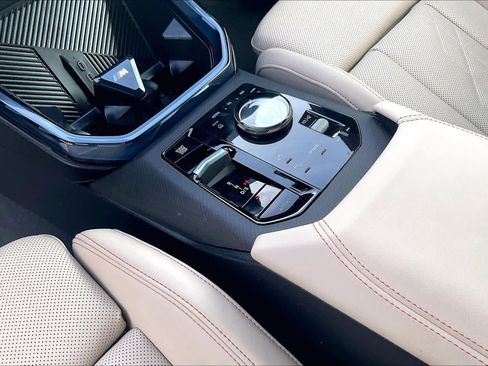 Used 2025 BMW X3 xDrive30i w/ M Sport Package AWD/4WD image 16