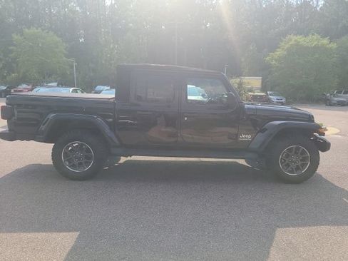 Used 2020 Jeep Gladiator Overland w/ Safety Group AWD/4WD image 8