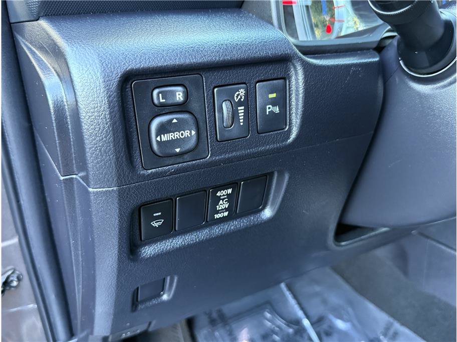 Used 2014 Toyota 4Runner Limited AWD/4WD image 27