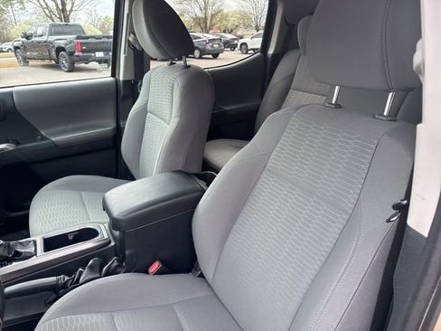 Used 2018 Toyota Tacoma SR5 image 24