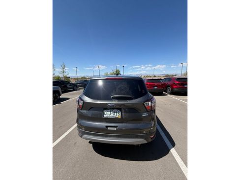 Used 2017 Ford Escape SE image 5