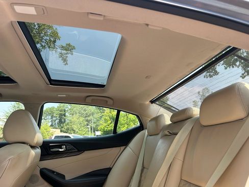 Used 2016 Nissan Maxima Platinum FWD image 17