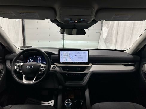 Used 2025 Ford Explorer Active image 38