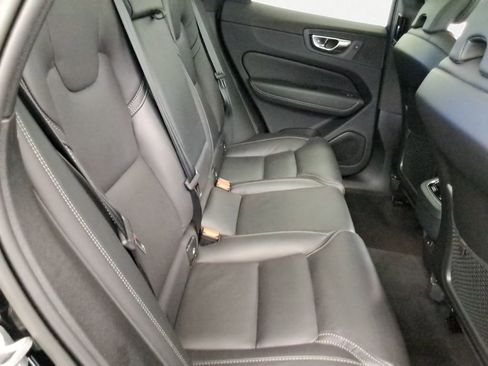 Used 2023 Volvo XC60 B5 Ultimate image 15
