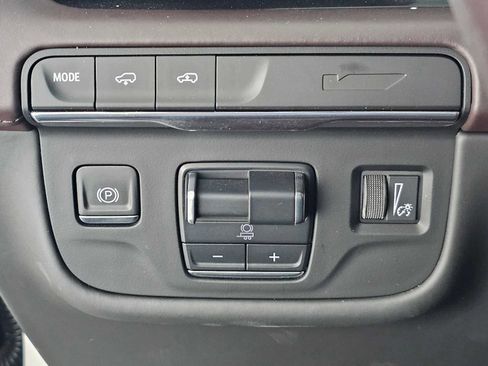 Used 2024 Cadillac Escalade V AWD/4WD image 33