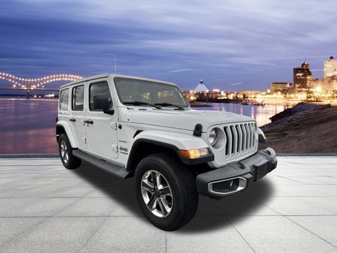 Certified 2018 Jeep Wrangler Unlimited Sahara image 4