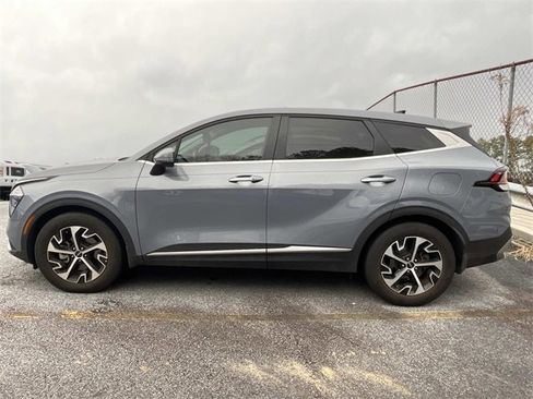 Used 2023 Kia Sportage EX image 4