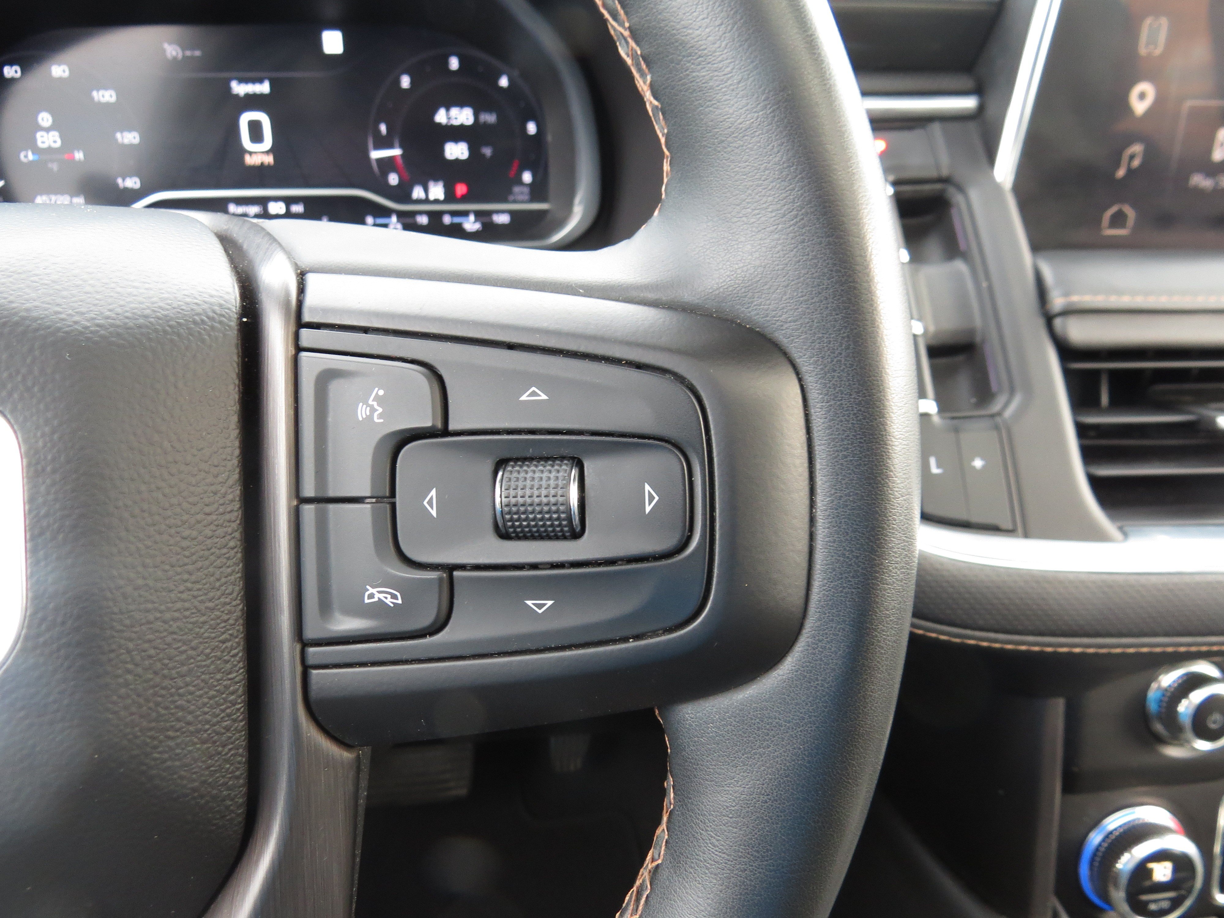 Used 2023 GMC Yukon AT4 AWD/4WD image 20